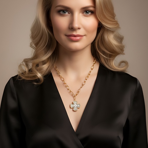 Metal Cross Link Necklace - Picture 1 of 2